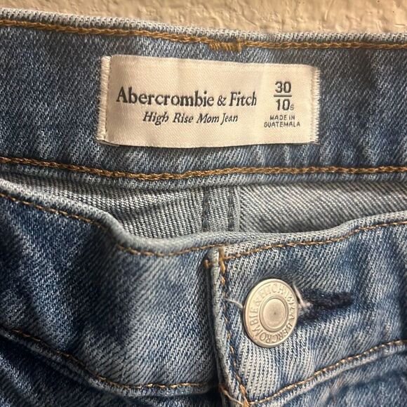 ✨Abercrombie & Fitch High Rise Mom Sz 10 Short Jeans✨ - Picture 7 of 7